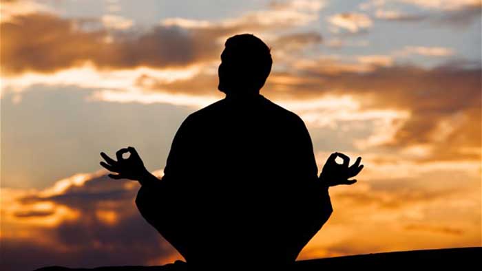 Padre Amorth e lo yoga